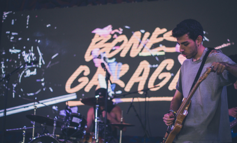 Yaniv playing live at Glastonbury with Bones Garage.